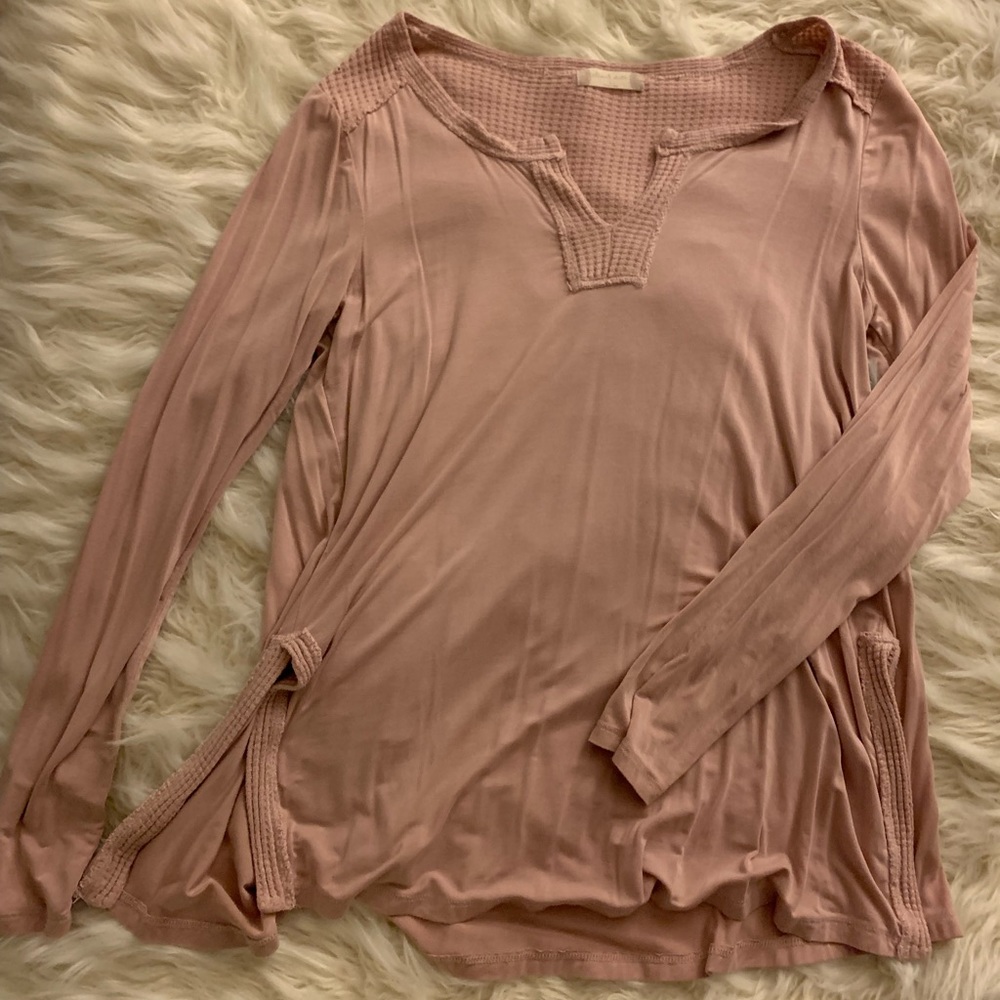 light pink long sleeve top - Picture 1 of 4